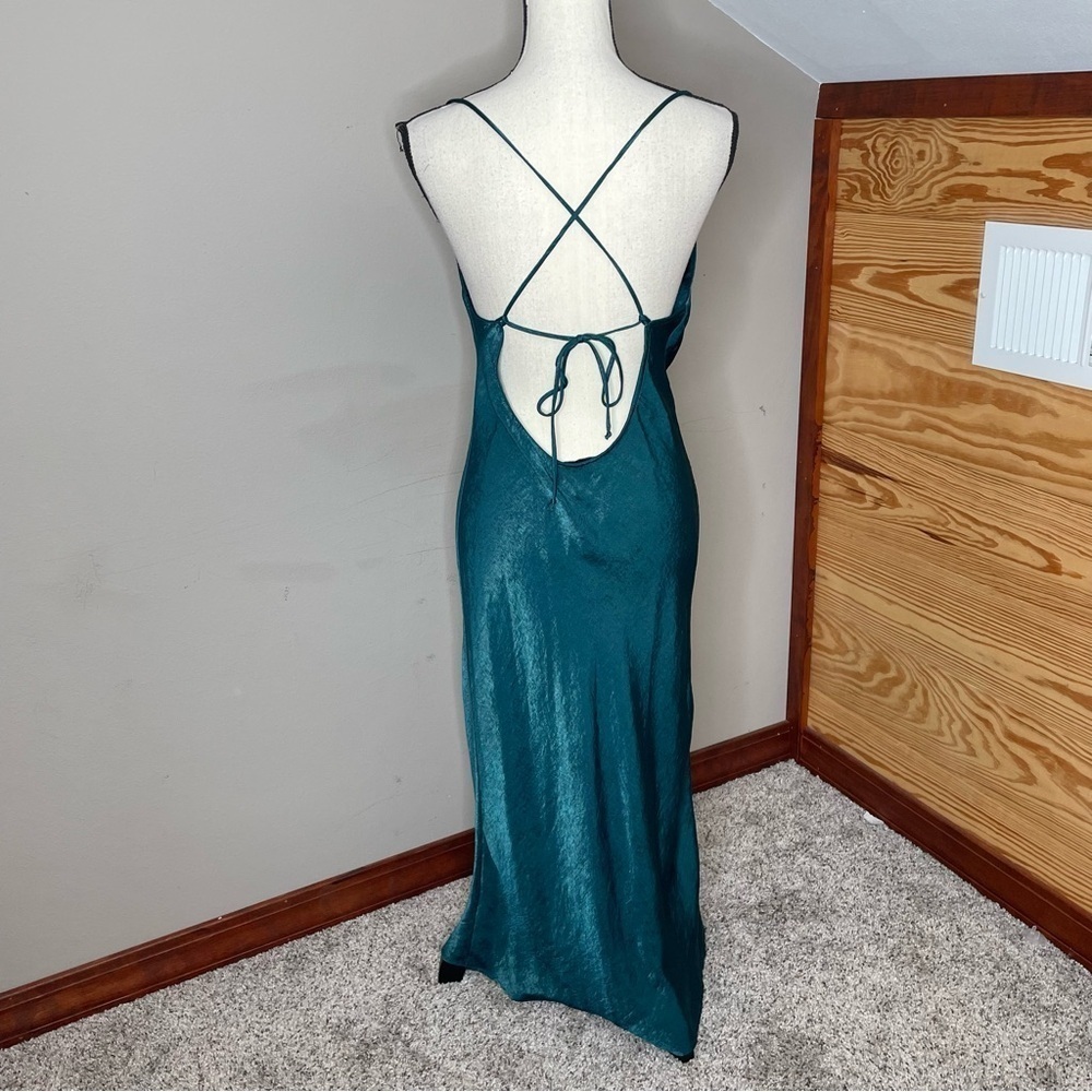 Resa Madison Spaghetti Strap Midi Slip Dress In Emerald Green Medium Nwt — image 4 of 8